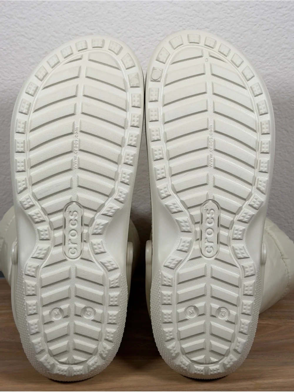 Crocs Classic Neo Puff Shorty Boot Bone Cream Men's 13 Faux Fur Lined 206630